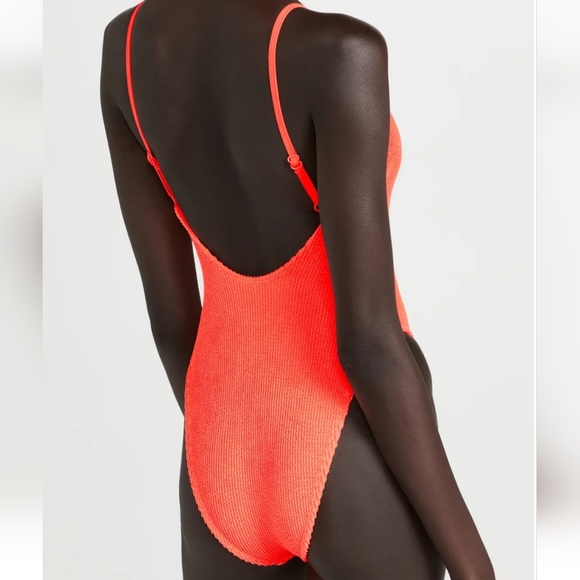 One Piece Swimsuit - Good American - Picture 4 of 7